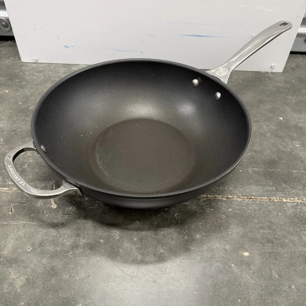 Le Creuset Toughened Nonstick PRO Stir Fry Pan with Helper Handle 4.7 L